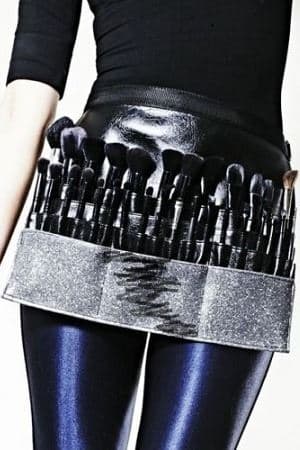 HER MAKYAJ ARTİSTİNİN ÇANTASINDA OLAN 5 FIRÇA