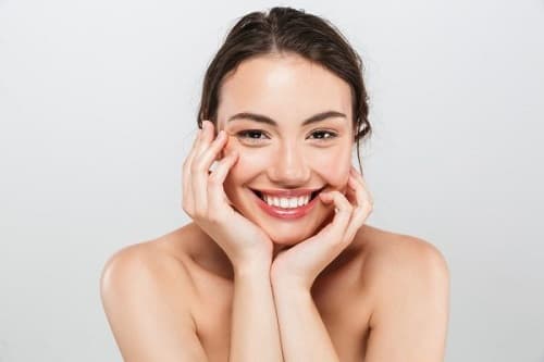 CİLT YAŞLANMA BELİRTİLERİ VE ÖNLEMLER