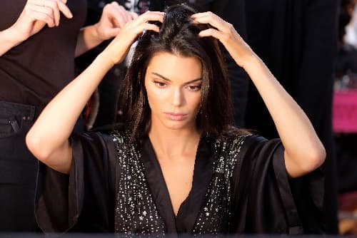 İNCE SAÇLAR İÇİN EN İYİ 4 ŞEKİLLENDİRME ÜRÜNÜ