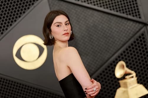 GRACIE ABRAMS’IN BOB SAÇLARINDAN İLHAM ALIN