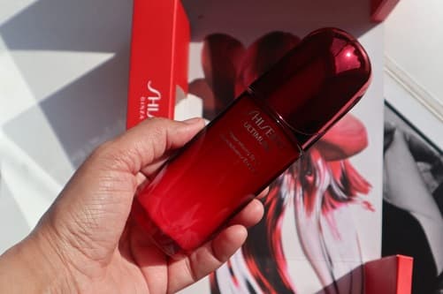 SHISEIDO ULTIMUNE SERUM İLE 8 HAFTADA DAHA GENÇ BİR CİLT
