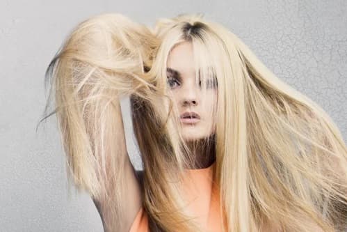 KALIN TELLİ SAÇLAR NASIL YUMUŞATILIR? EVDE UYGULANABİLECEK 7 ETKİLİ YÖNTEM