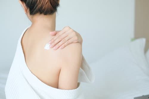 LOSYON MU VÜCUT YAĞI MI? KURU CİLT İÇİN HANGİSİ DAHA İYİ?