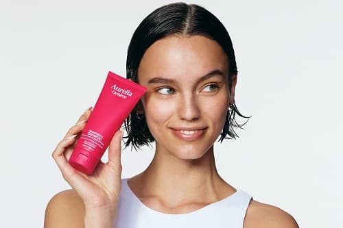 CİLT BAKIMINDA NEDEN MUTLAKA PEELİNG YER ALMALI?