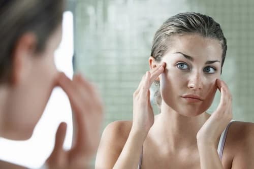 YAĞLI CİLTLER İÇİN GÜNLÜK BAKIM RUTİNİ