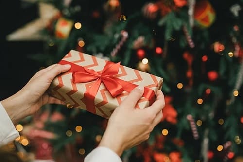 YILBAŞI HEDİYE FİKİRLERİ: GÜZELLİK & BAKIMI BİR ARAYA GETİREN EN ŞIK SEÇENEKLER