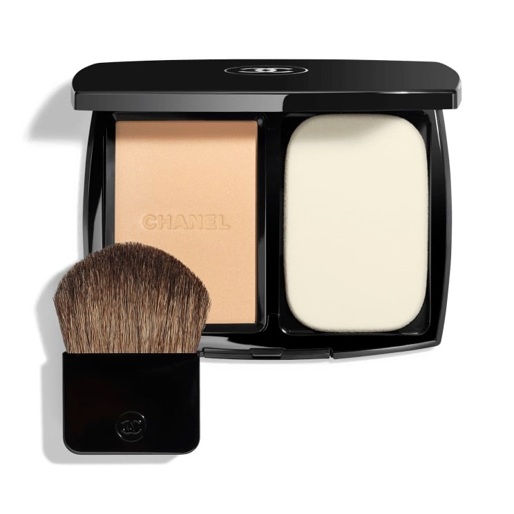 Cilde Işıltı Veren Kompakt Fondöten