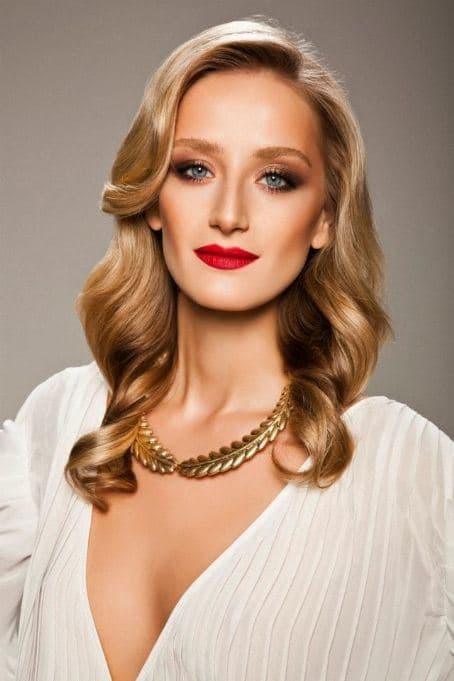 DİDEM SOYDAN: TAM BİR KIRMIZI RUJ KADINI!