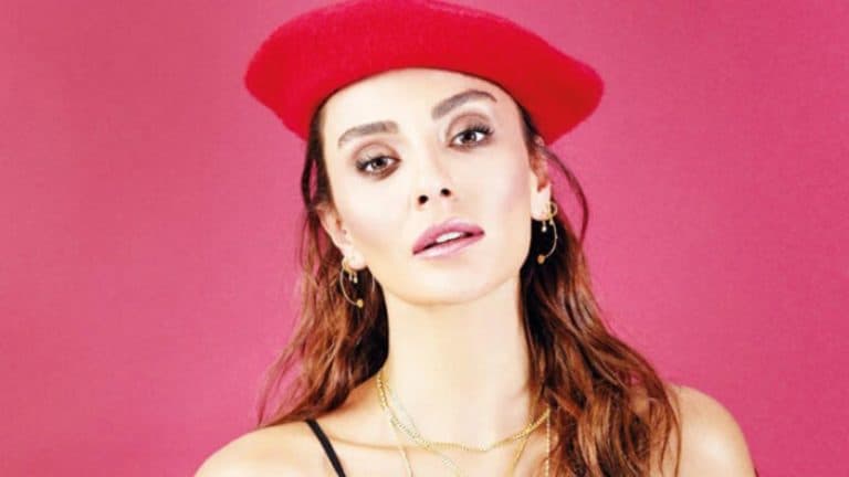 Özge Ulusoy'un Gece Makyajı Nasıl Yapılır? - Erkan Uluç