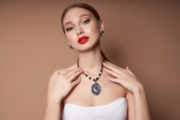 Gece Makyajı Nasıl Yapılır? Erkan Uluç