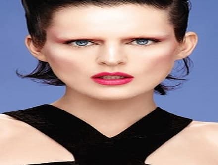 MÜKEMMEL DUDAKLAR İÇİN DUDAK KALEMİ KULLANMAK NEDEN ŞART?